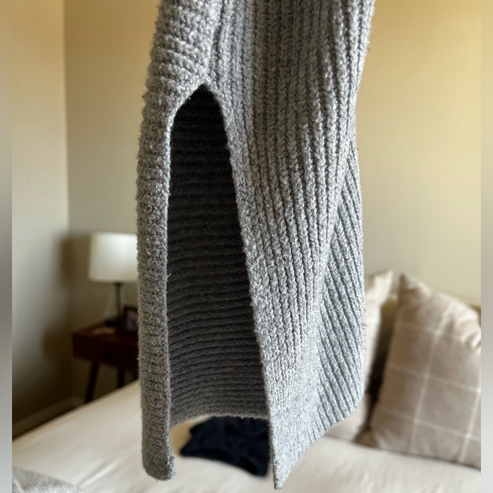Cardigan - Picture 2 of 4